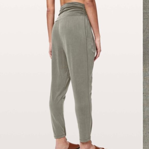 Lululemon Into Something Good Pant-Size 2 - Picture 4 of 16